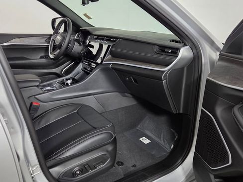 New 2026 Jeep Grand Cherokee Limited Reserve image 32