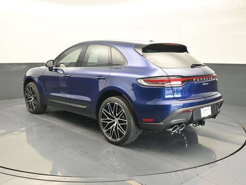 Certified 2025 Porsche Macan AWD/4WD image 3