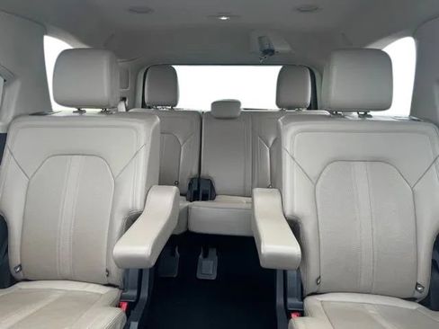 Used 2024 Ford Expedition Limited AWD/4WD image 18