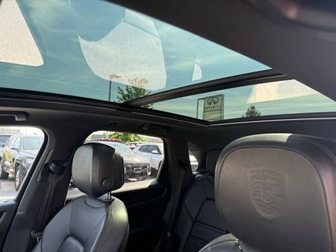 Used 2021 Porsche Cayenne AWD/4WD image 20
