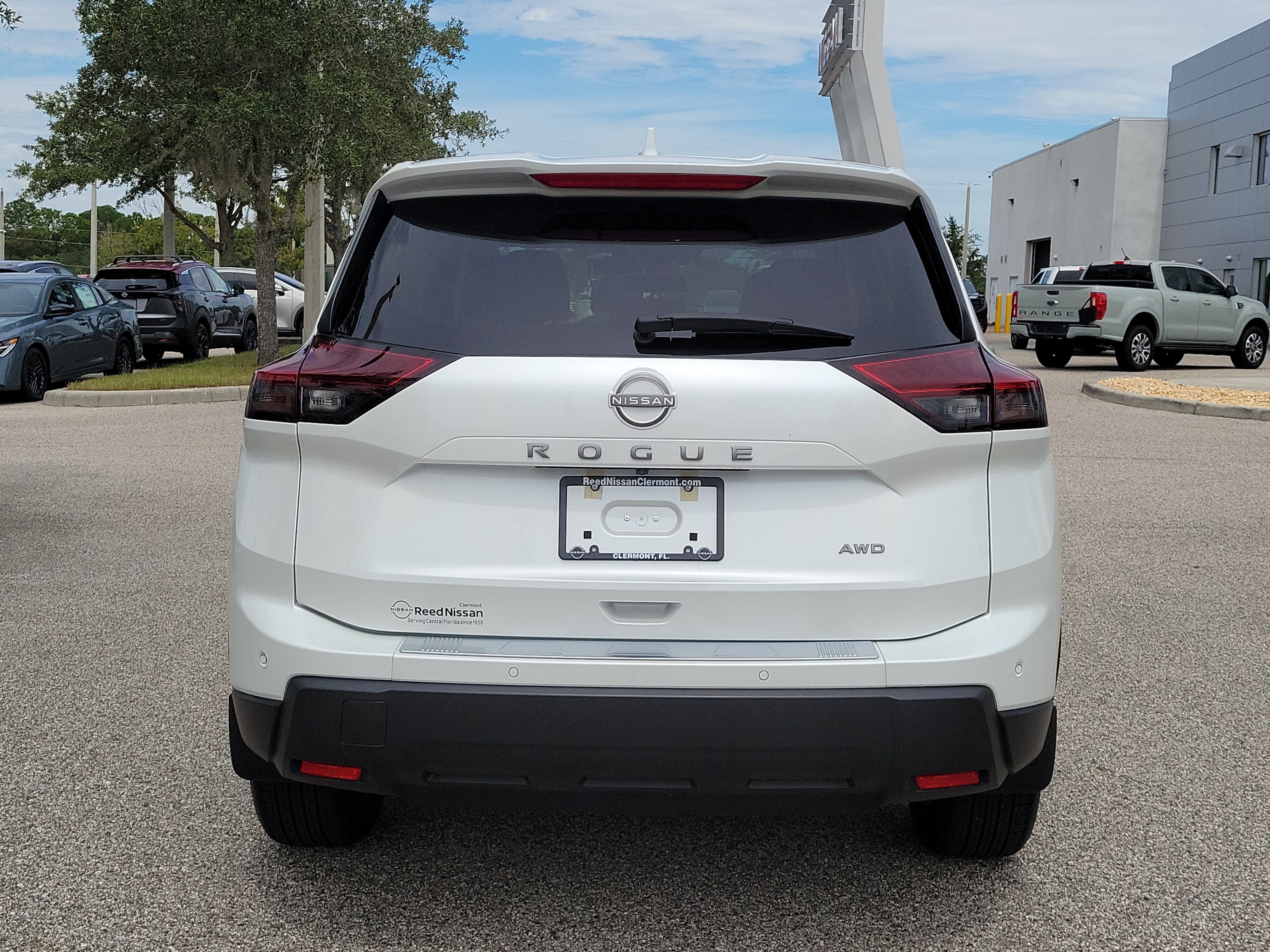Certified 2025 Nissan Rogue SV AWD/4WD image 7
