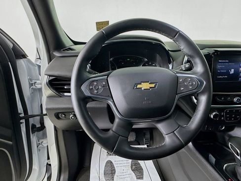 Used 2023 Chevrolet Traverse LT w/ Rear Camera Mirror Package image 12