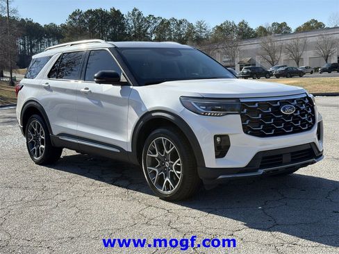 Certified 2025 Ford Explorer Platinum w/ Ultimate Package image 34