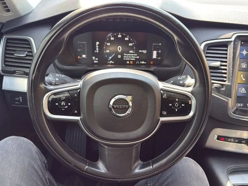Used 2018 Volvo XC90 T5 Momentum w/ Convenience Package AWD/4WD image 10