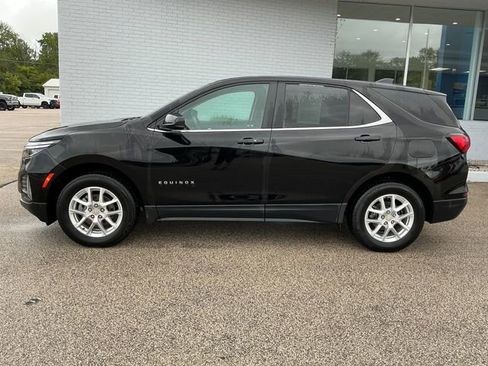 Used 2022 Chevrolet Equinox LT image 2