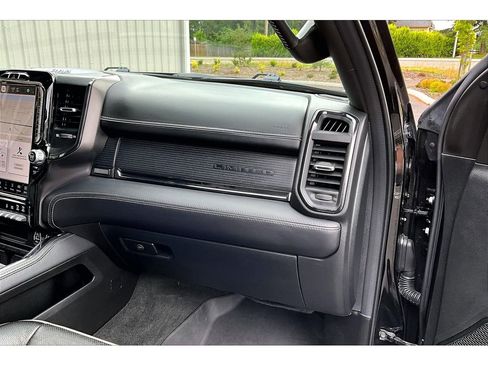 Used 2022 RAM 1500 Limited w/ Body-Colour Bumper Group AWD/4WD image 16