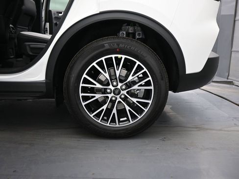 New 2025 Ford Escape SE w/ PHEV Premium Package image 23