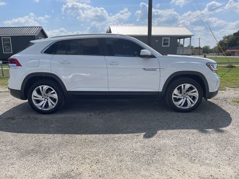Used 2020 Volkswagen Atlas Cross Sport SEL AWD/4WD image 3