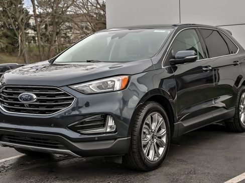 Used 2024 Ford Edge Titanium AWD/4WD image 5
