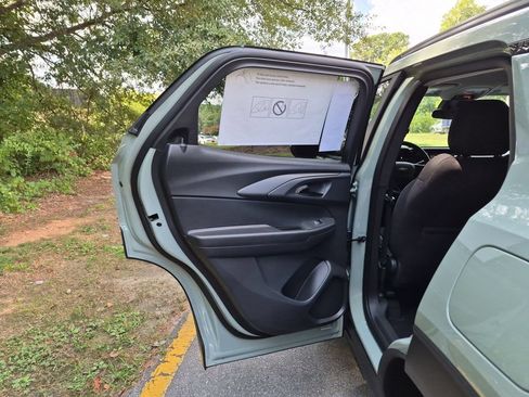 New 2026 Chevrolet TrailBlazer LT w/ Driver Confidence Package FWD image 28