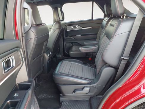 Used 2025 Ford Explorer ST-Line w/ Premium Package image 13