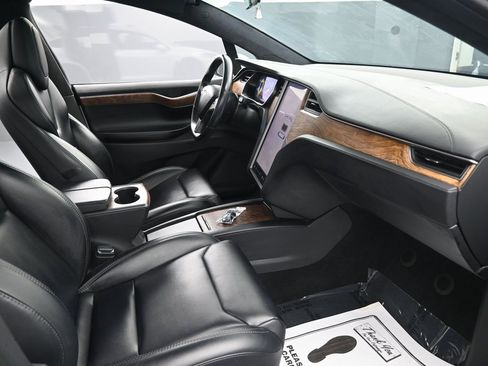 Used 2019 Tesla Model X Long Range image 36