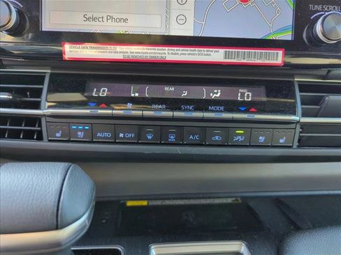 Used 2024 Toyota Sienna XSE w/ XSE Premium Package image 19