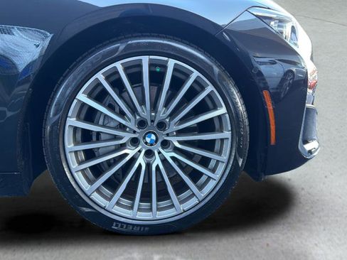 Used 2022 BMW 750i xDrive 750i xDrive w/ Luxury Rear Seating Package image 28