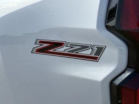 Used 2024 Chevrolet Colorado Z71 w/ Safety Package AWD/4WD image 9