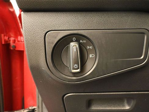 Used 2023 Volkswagen Tiguan SE AWD/4WD image 31