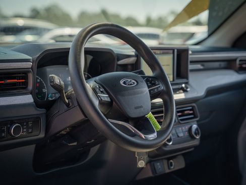 Certified 2024 Ford Maverick XLT image 18