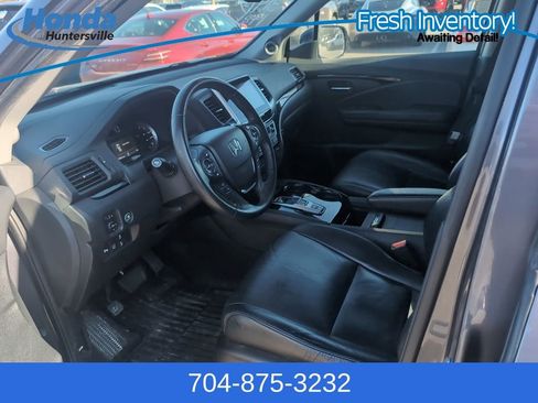 Used 2016 Honda Pilot Touring image 12