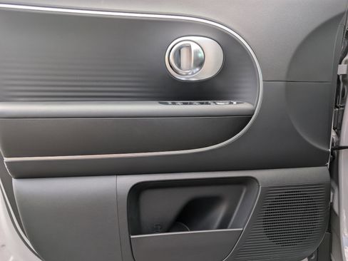 New 2026 Hyundai Ioniq 9 SE image 13