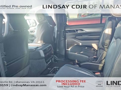 Used 2024 Jeep Wagoneer L Series II w/ Convenience Group I AWD/4WD image 7