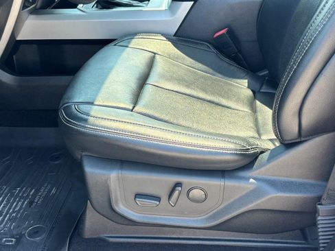 Used 2019 Ford F150 Lariat w/ Equipment Group 502A Luxury AWD/4WD image 17