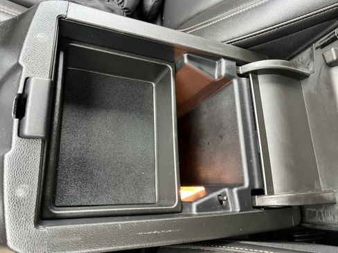 Used 2023 Chevrolet Traverse LT image 19