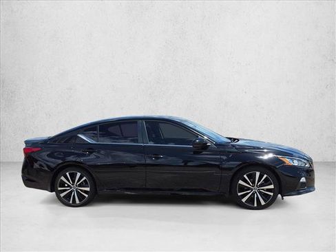Used 2022 Nissan Altima 2.0 SR FWD image 4