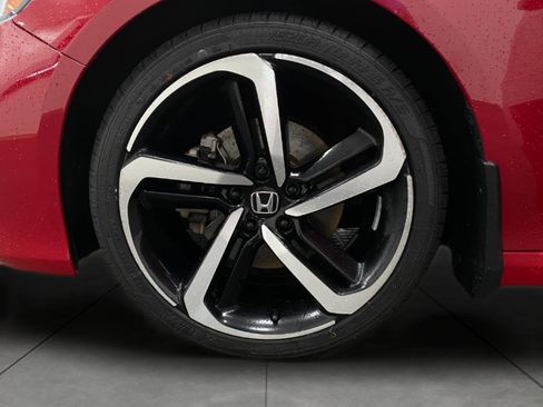 Used 2018 Honda Accord Sport image 12