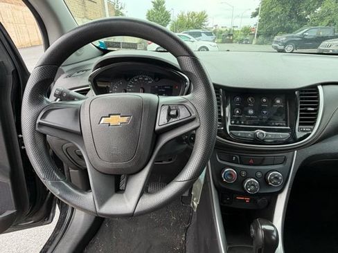 Used 2019 Chevrolet Trax LS FWD image 6