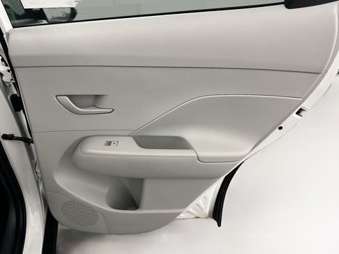 Used 2025 Hyundai Kona SEL AWD/4WD image 30