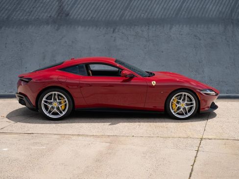 Certified 2022 Ferrari Roma RWD image 6