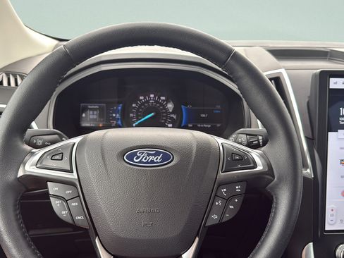 Certified 2024 Ford Edge Titanium AWD/4WD image 22