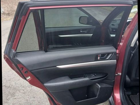 Used 2013 Subaru Outback 2.5i Premium w/ All-Weather Pkg image 9