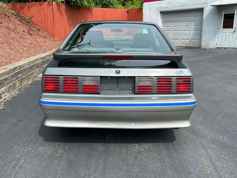Used 1988 Ford Mustang GT RWD image 6