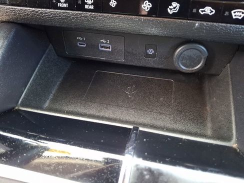 Used 2024 Mitsubishi Outlander SE image 28