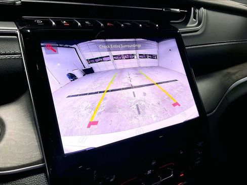 New 2025 Jeep Grand Cherokee Limited w/ Black Appearance Package image 24