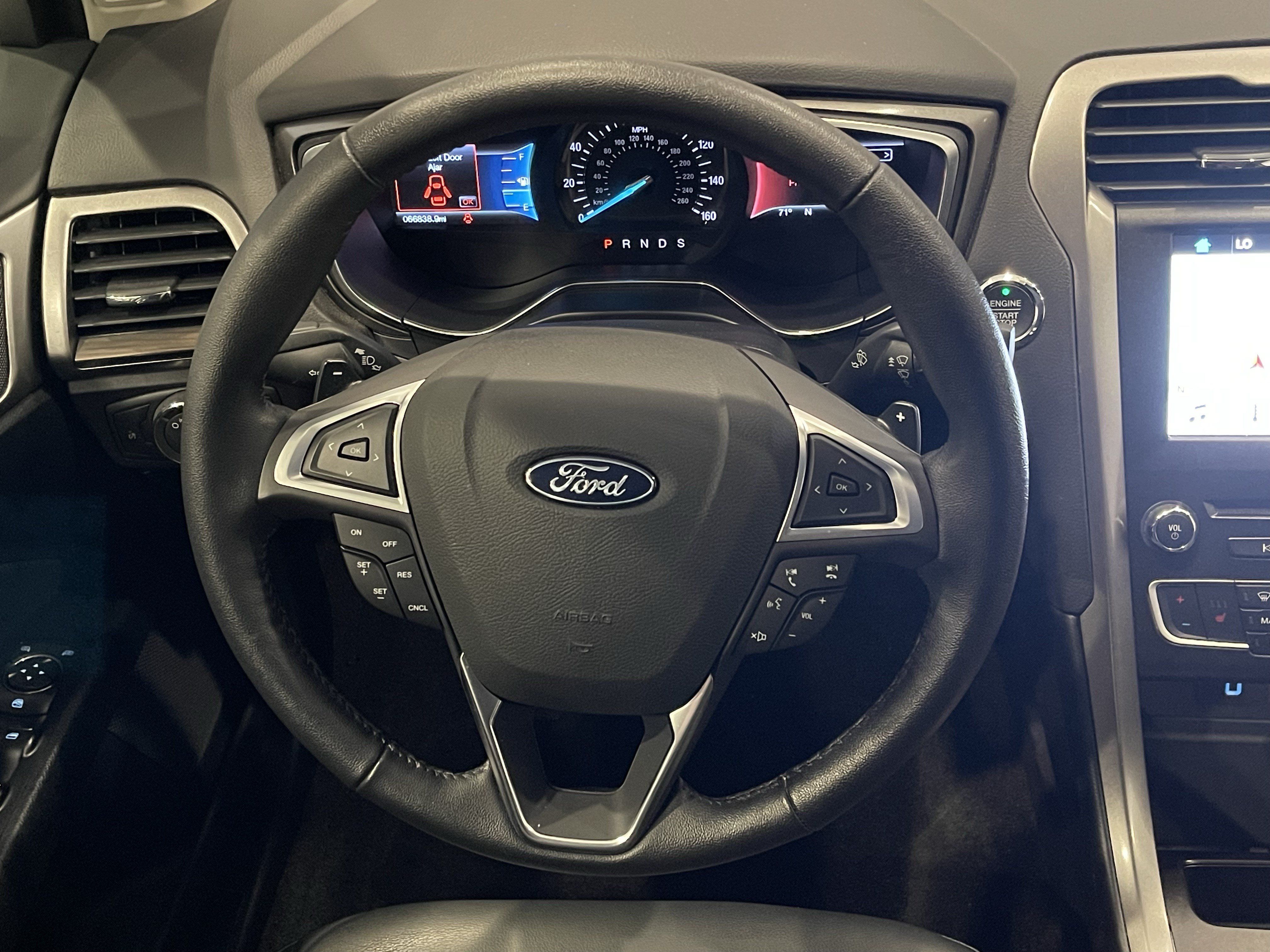 Used 2018 Ford Fusion SE w/ Fusion SE Technology Package AWD/4WD image 19
