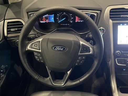 Used 2018 Ford Fusion SE w/ Fusion SE Technology Package AWD/4WD image 19