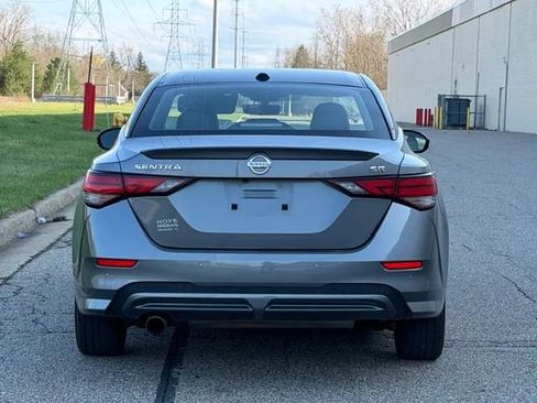 Used 2022 Nissan Sentra SR w/ SR Premium Package FWD image 28