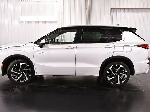 Used 2023 Mitsubishi Outlander SEL AWD/4WD image 4