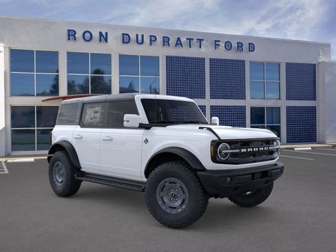 New 2025 Ford Bronco Outer Banks w/ Sasquatch Package image 8