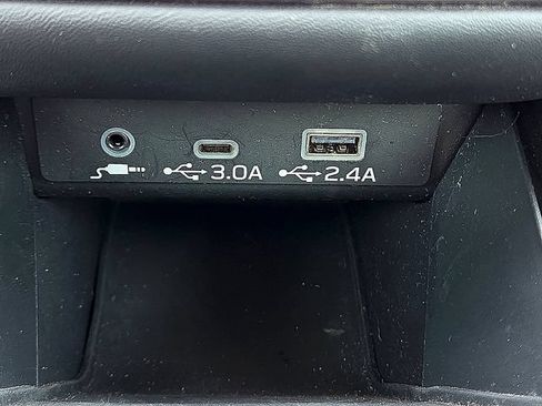 Used 2025 Subaru Outback Premium AWD/4WD image 21