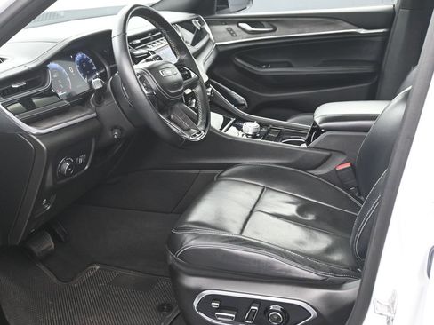 Used 2022 Jeep Grand Cherokee Overland w/ Adv Protech Group III image 10