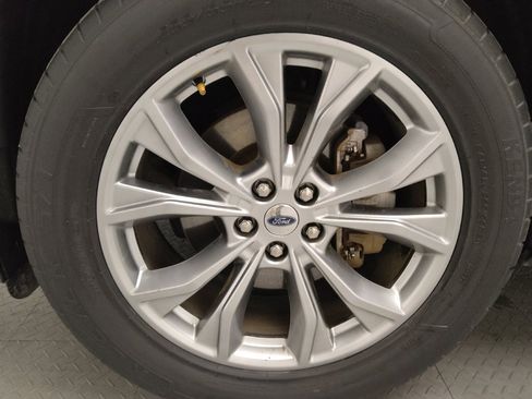 Used 2020 Ford Explorer XLT w/ Equipment Group 202A image 31