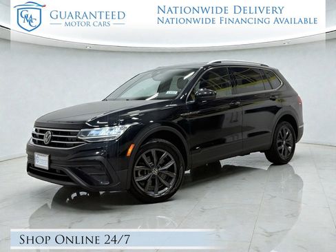 Used 2022 Volkswagen Tiguan SE image 1