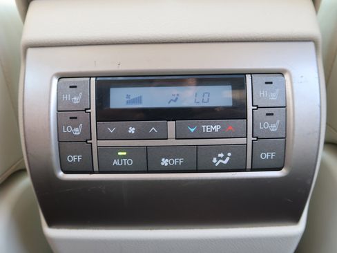 Used 2013 Lexus GX 460 image 36