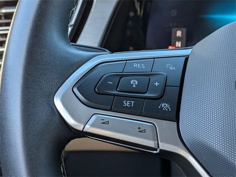 Certified 2024 Volkswagen Atlas Cross Sport SE image 28