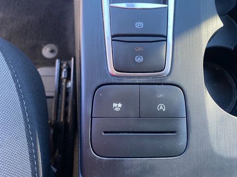 Used 2020 Ford Escape SE image 13