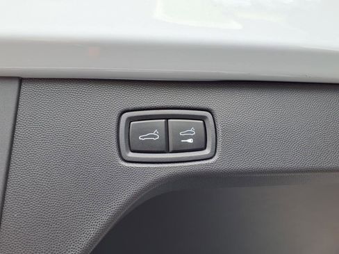 New 2025 Porsche Macan 4S Electric image 26