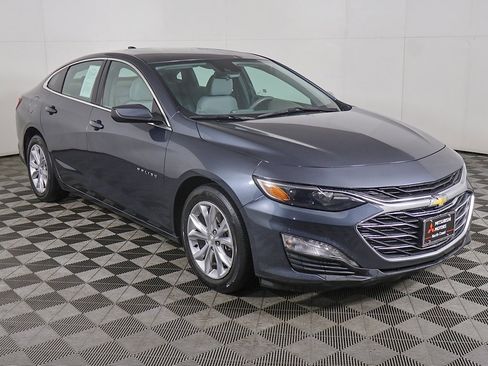 Used 2021 Chevrolet Malibu LT image 2
